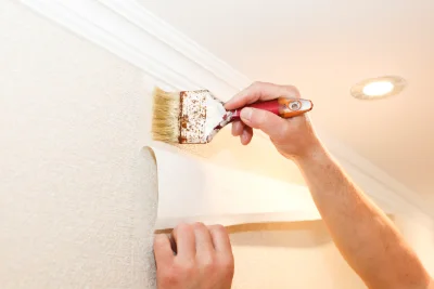 Pose de papier peint à Étalle — revêtements muraux et toiles de verre